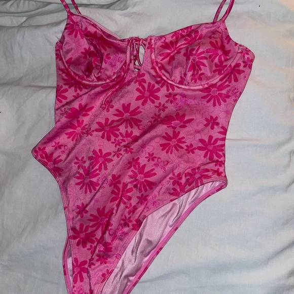 La Hearts pink hazel bustier one piece swimsuit - Picture 3 of 4
